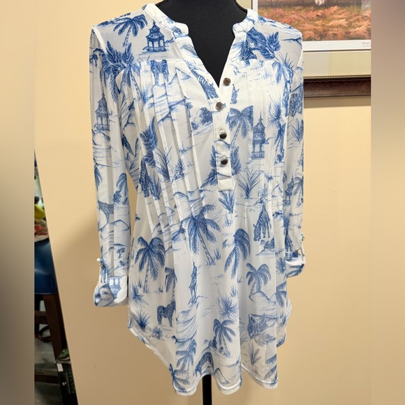 Juniper & Lime Blue and White Patterned Garment - Picture 1 of 9